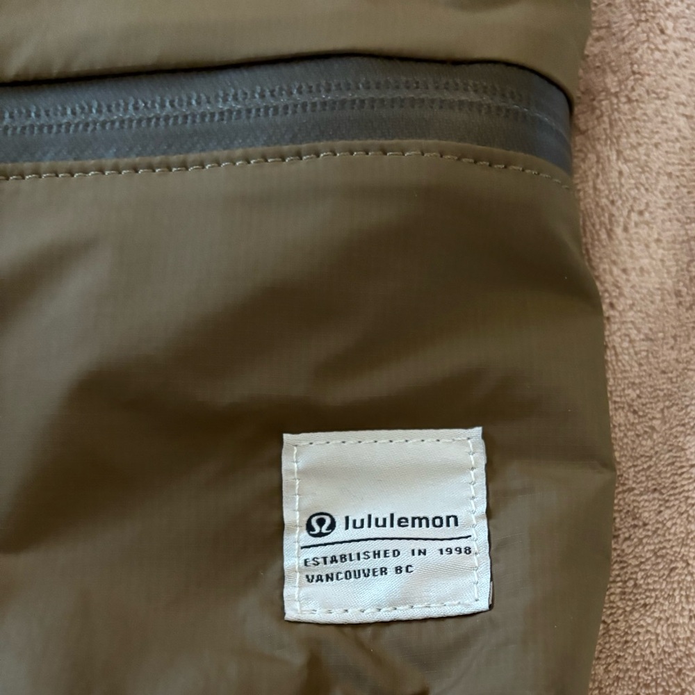 lululemon Crossbody Bag - Picture 4 of 8